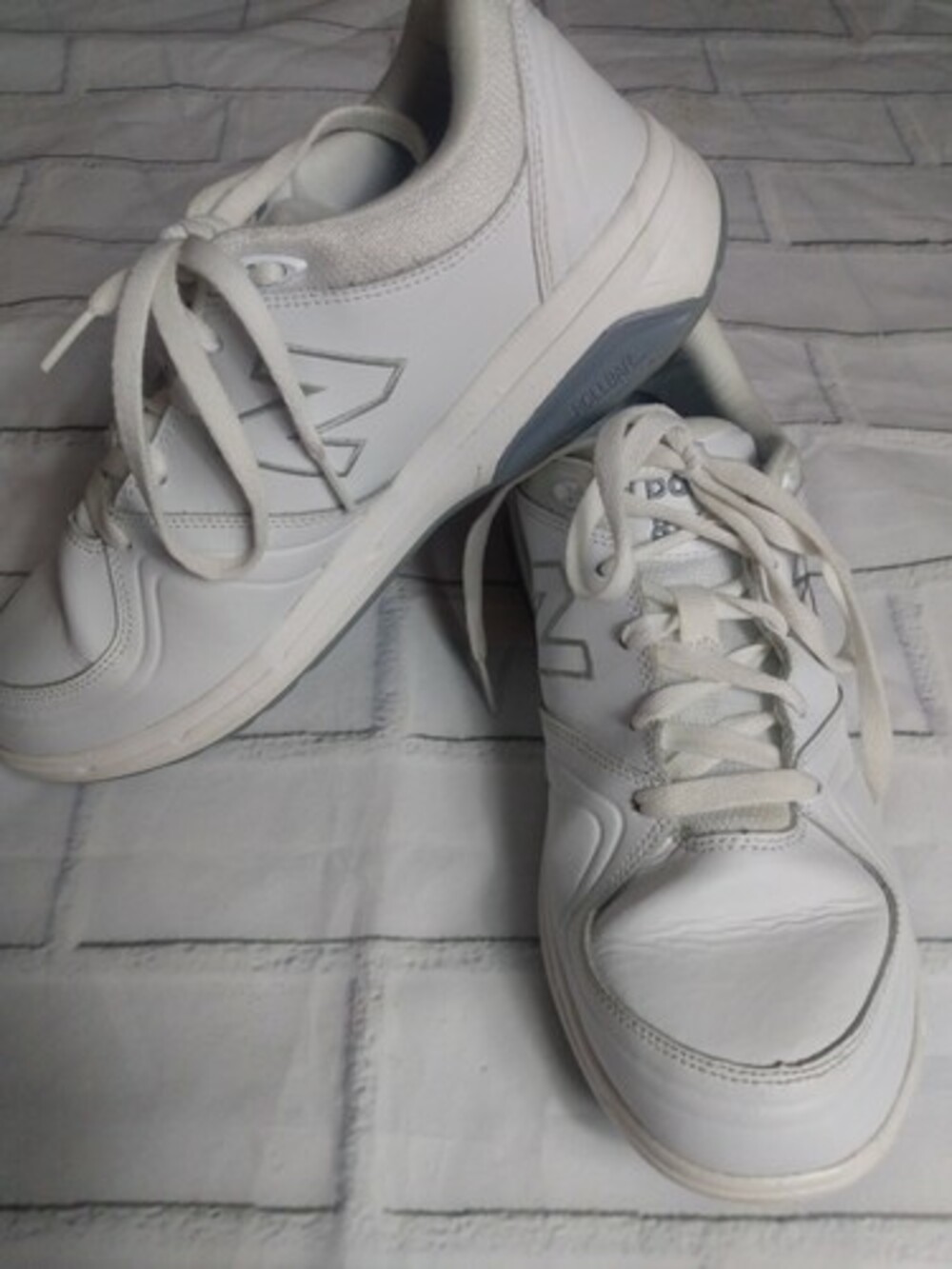 New Balance Women Marche Walking Shoes. Size 11 B white
